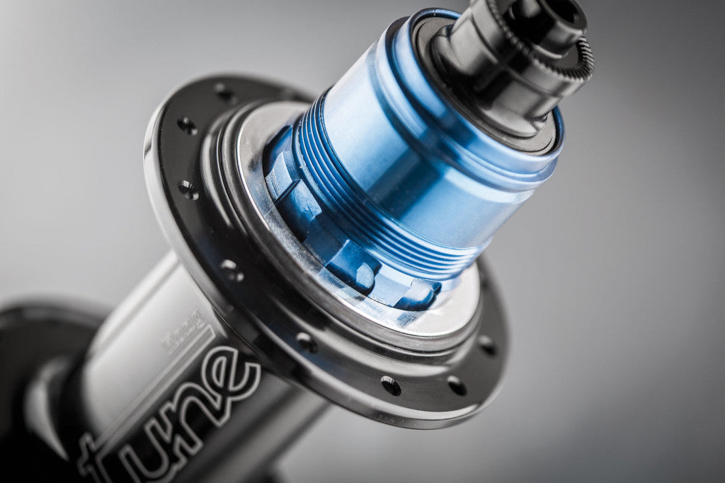 TUNE Juego de Ruedas de Carbon Black Burner XC 29" - King 15, Kong X-12, Rojo 100/142 XD