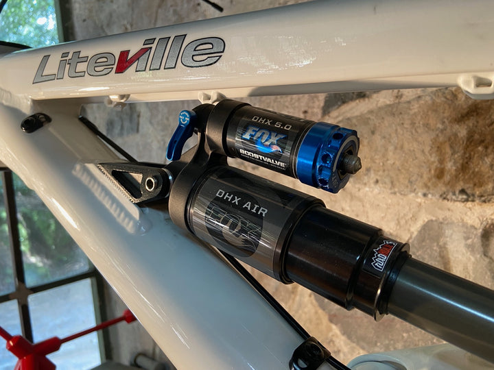 LiteVille 901 190mm 26” - blanco incl. FOX DHX Air 5.0 / 240mm | L
